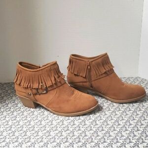 ETC women’s fringed ankle boots size 8/9